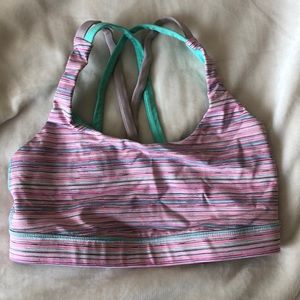 Lululemon sports bra size 4